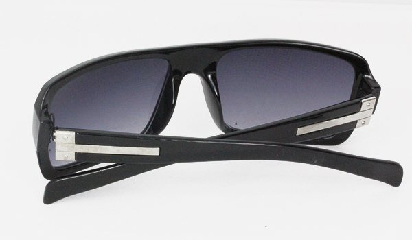 Black sunglasses with metal details - sunlooper.co.uk - billede 2