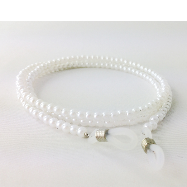 Glasses cord with pearlescent pearls