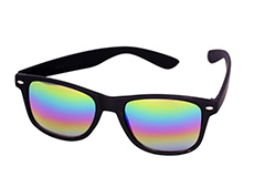Matte wayfarer sunglasses with multicoloured mirror lenses
