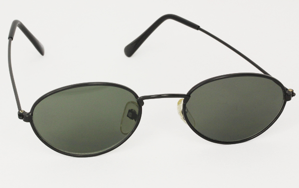 Oval unisex sunglasses in black