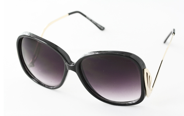 Lovely feminine sunglasses for women