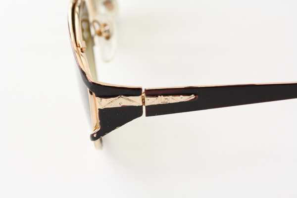 Sunglasses in gold and black metal design - sunlooper.co.uk - billede 2